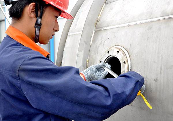 康景輝蒸發(fā)器生產(chǎn)車間技術(shù)員檢測 康景輝蒸發(fā)器生產(chǎn)車間技術(shù)員檢測